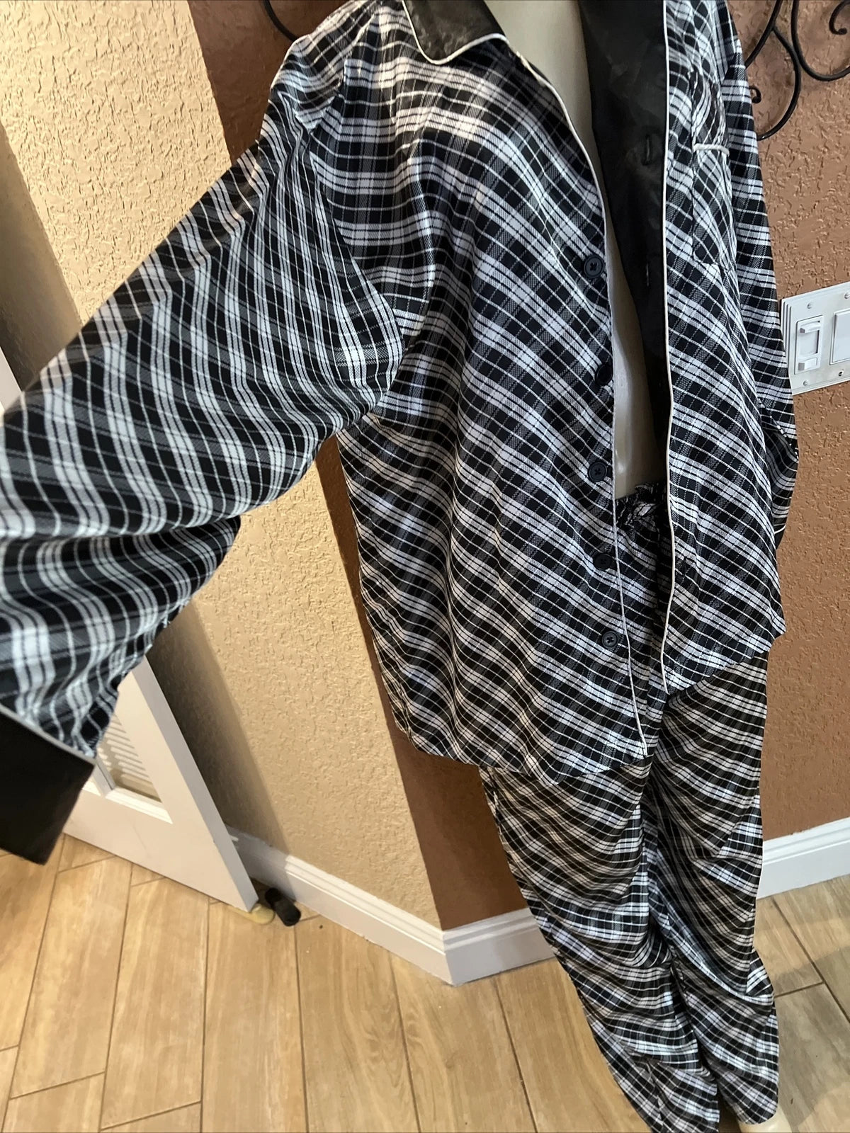 Steve Harvey Black & White Plaid  Men's   2 Pc Pajama Set  NWTS yb2