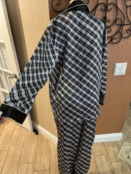 Steve Harvey Black & White Plaid  Men's   2 Pc Pajama Set  NWTS yb2