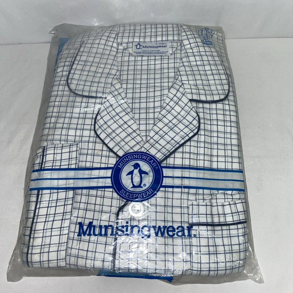 Munsingwear Sleepwear Flannel Pajama NEW IN PACKAGE Size Small L23