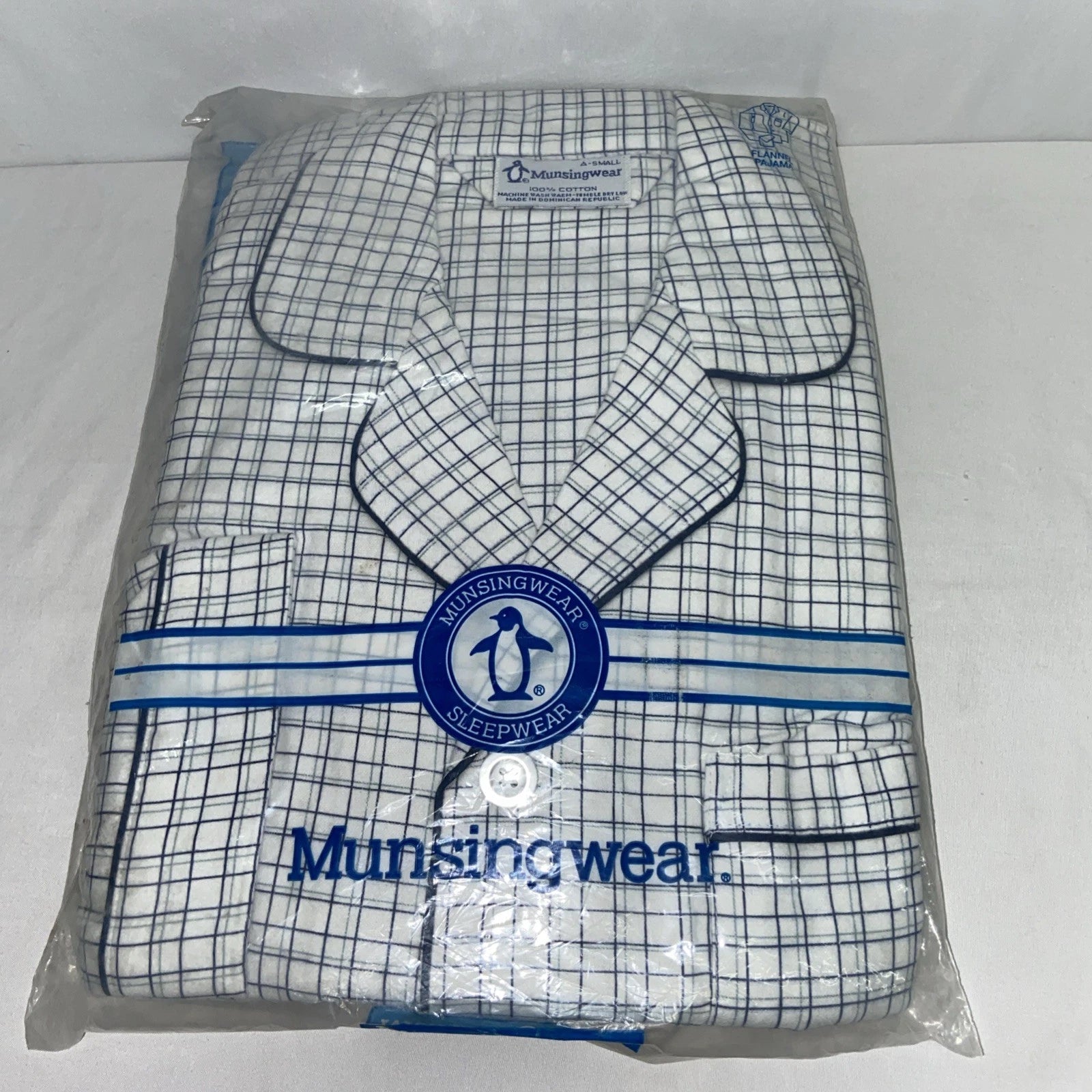 Munsingwear Sleepwear Flannel Pajama NEW IN PACKAGE Size Small L23