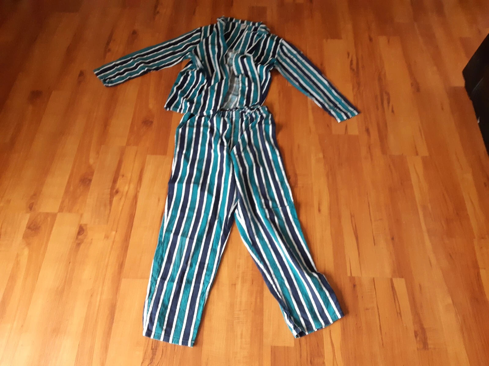 Men's Solid Striped Pyjamas (Woolworths Exclusive - Size M)