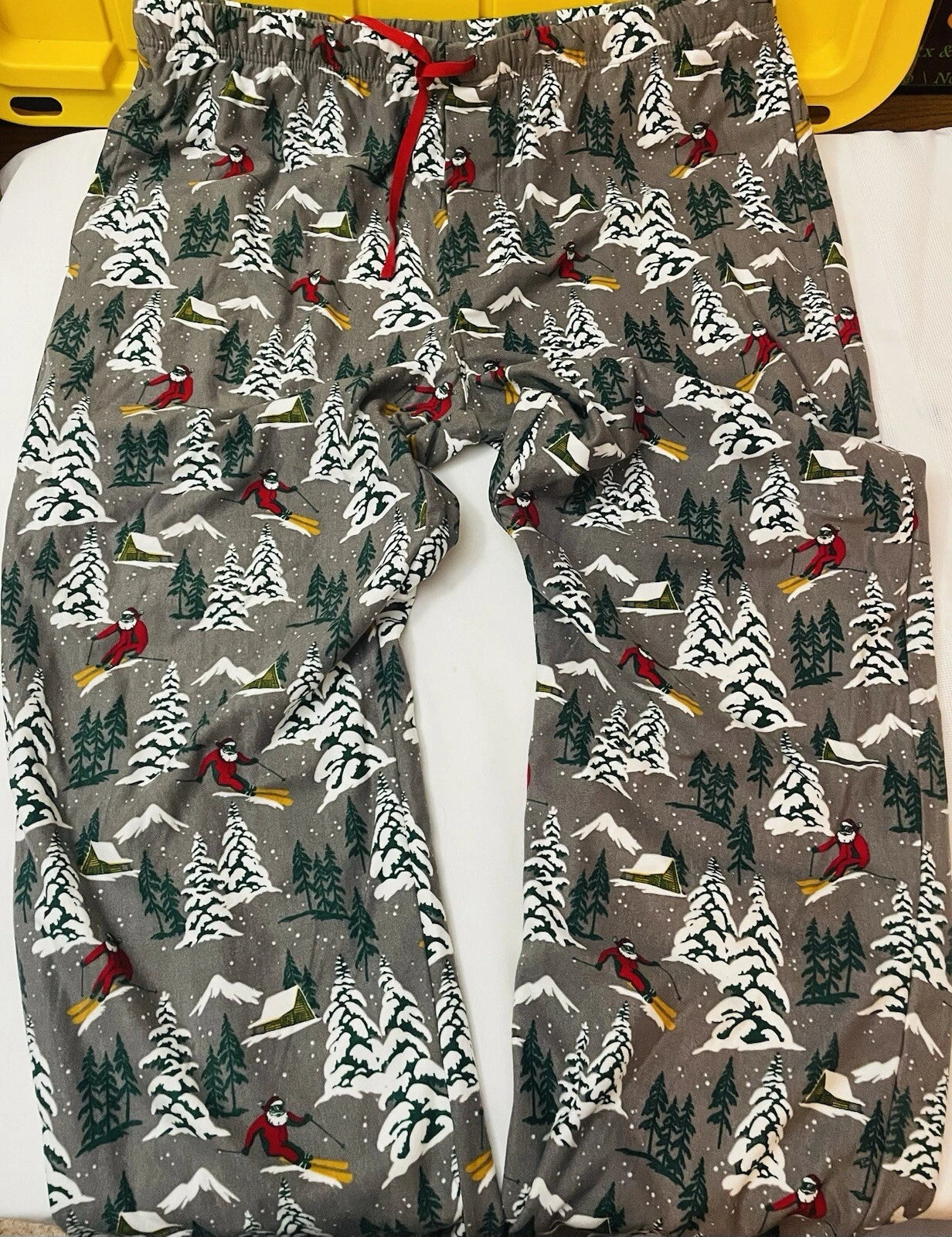 North Pole Trading Co.  Men’s Pajama Set (Adult XL)